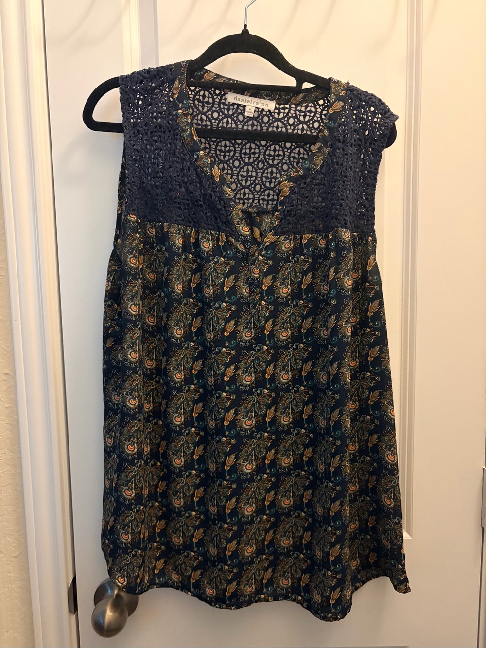 Daniel Rainn Navy Paisley Crochet Yoke Sleeveless Camisole Size XL